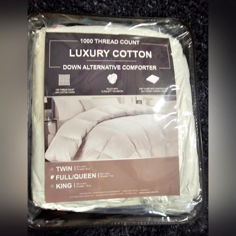 Luxury Cotton Down Alternative Comforter - White